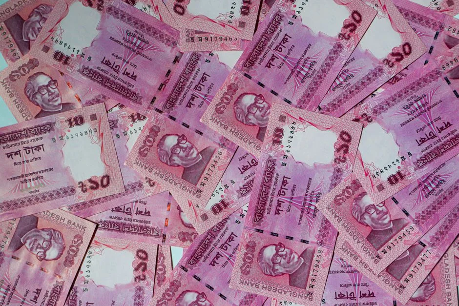 Arvind Panagariya Warns: Let Rupee Slide or Reserves Will Bleed