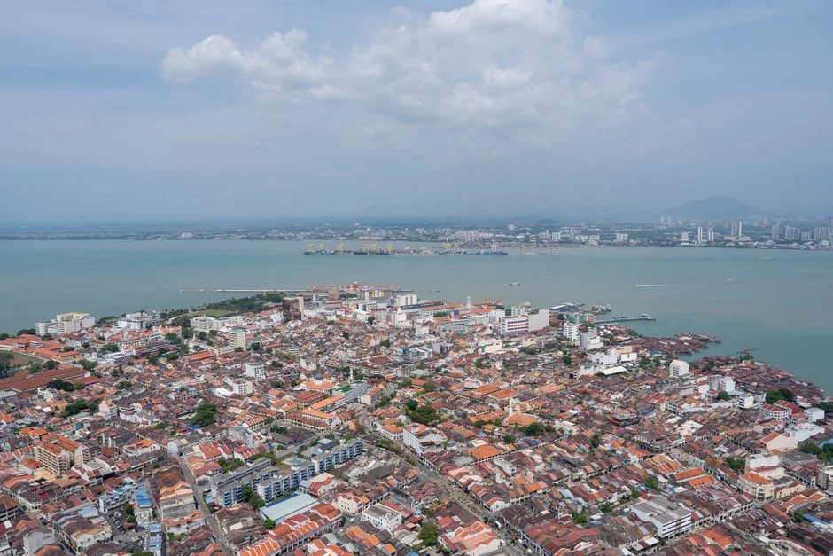 Malaysia's Haze Crisis Worsens as 30 Areas Record Unhealthy Air Quality